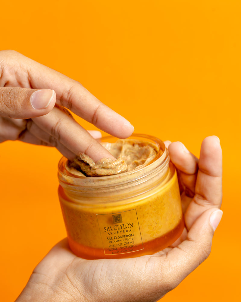SAL & SAFFRON – kreminis veido šveitiklis, 100 g