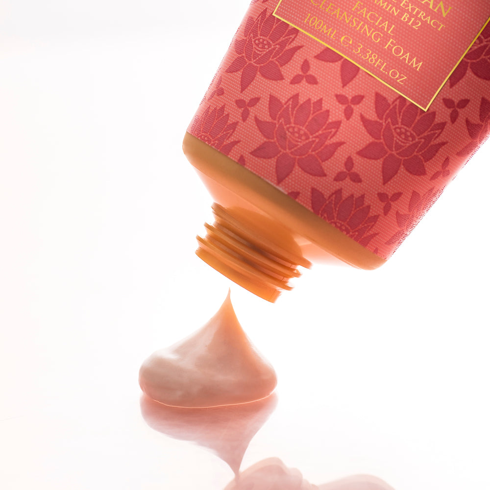 LOTUS & RAMBUTAN - veido prausimosi putos jautriai odai, 100 ml